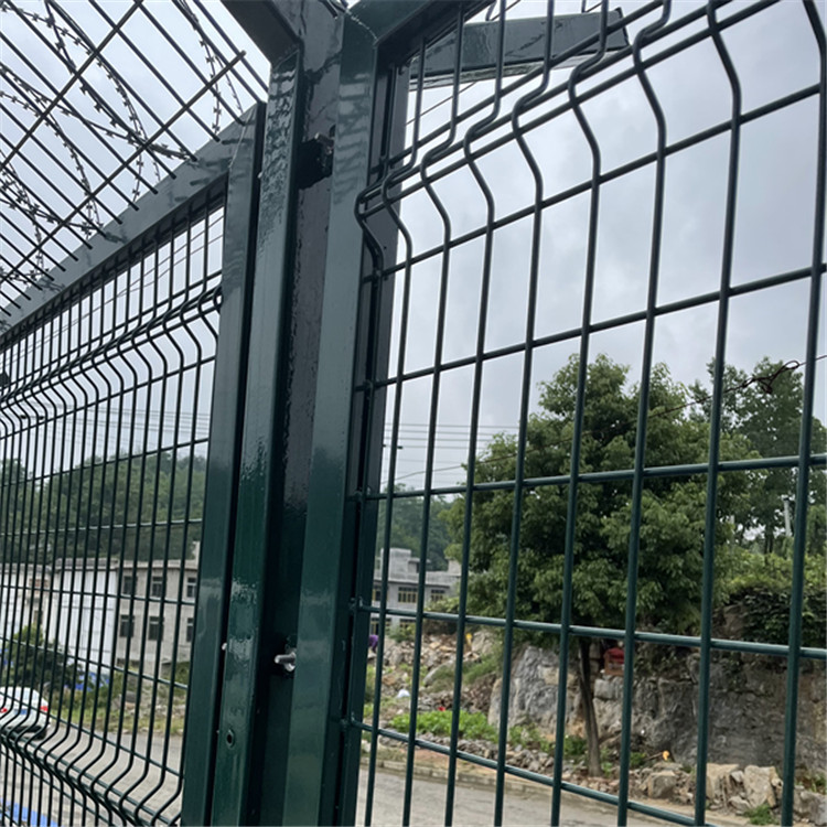 監獄防攀越隔離網案例展示圖片1